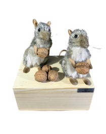 Animatronic Animals : a couple of mice with their nuts for window displays or themed & seasonal events