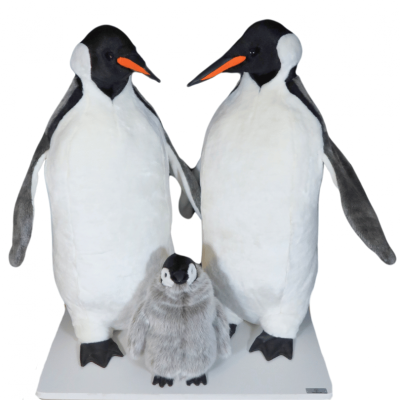 animatronic penguins with baby,animatronic polar theme storefront pinguins,christmas animatronics,animatronic figures penguin